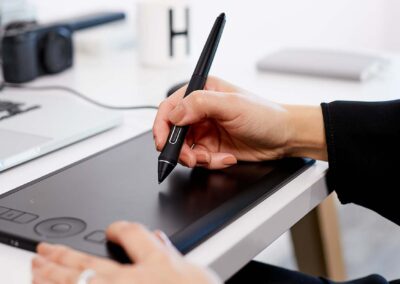 Sept exercices de coordination main-œil pour les artistes qui passent à la tablette à stylet créative